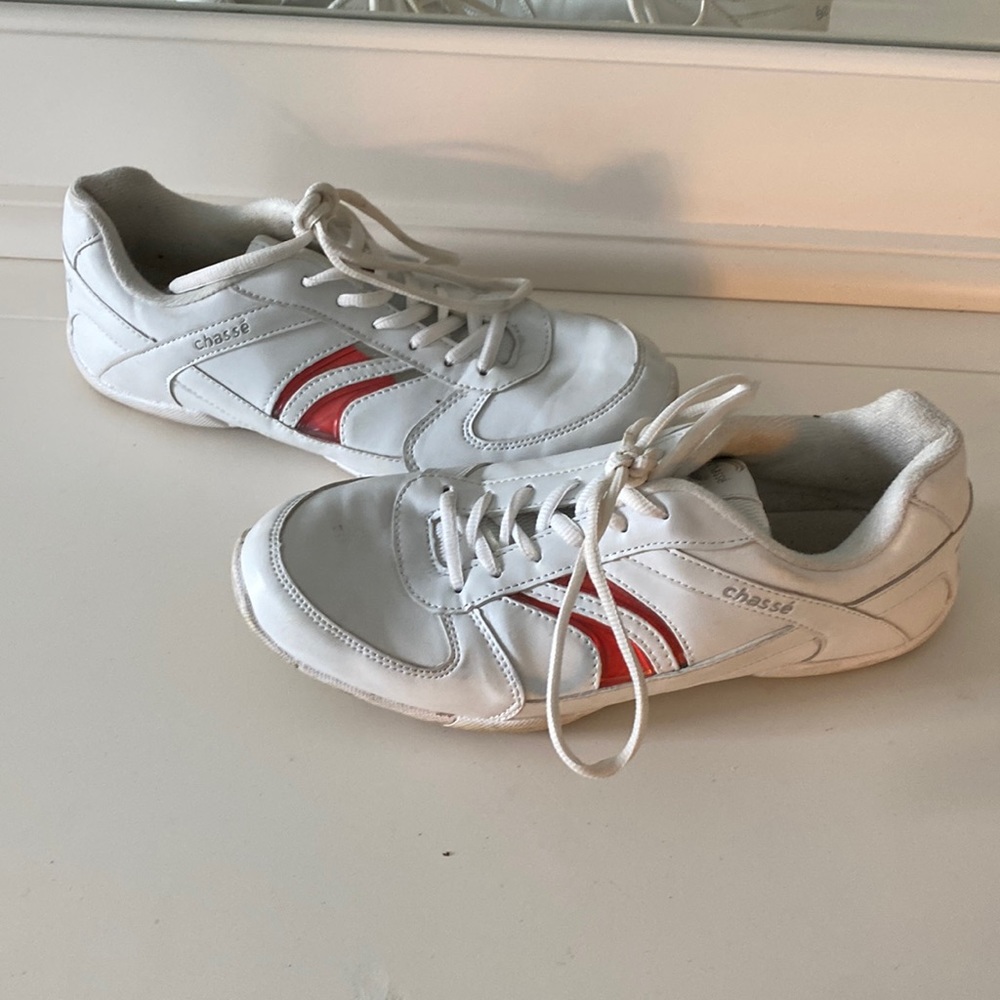 White chase cheer shoes